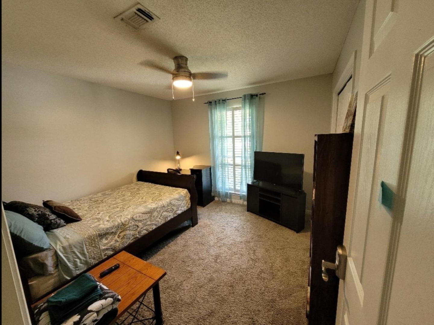 Bedroom Four Minutes From Beach 펜사콜라 외부 사진